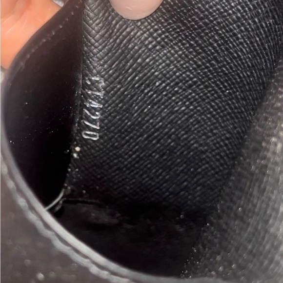 Louis Vuitton Key pouch ( Holds 6 keys ) - Picture 7 of 7